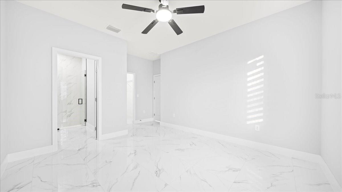 25 DIPLOMAT PKWY E, CAPE CORAL, FL, 33909