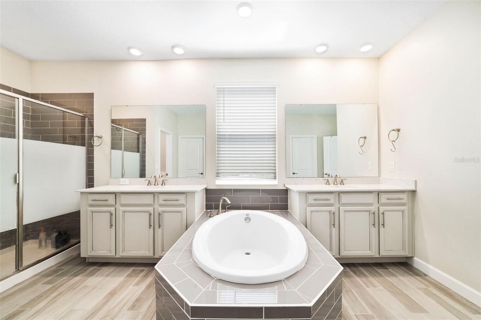 426 DANCING WATER DR, WINTER SPRINGS, FL, 32708