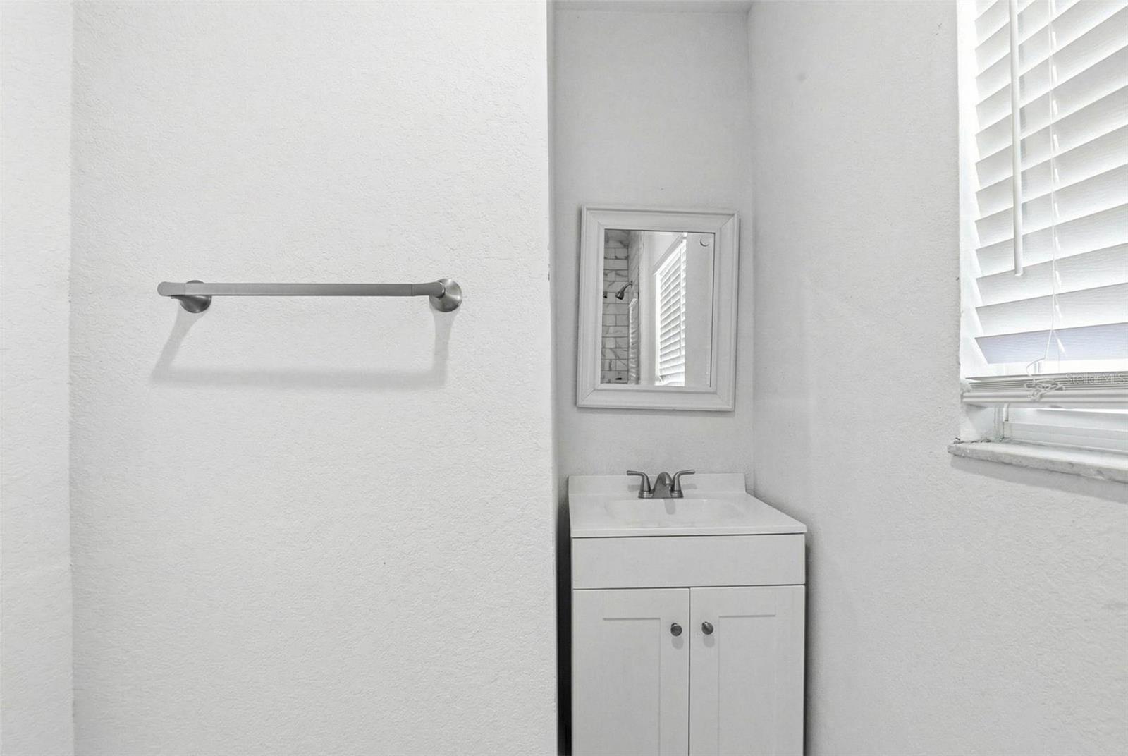 2521 W CREST AVE, TAMPA, FL, 33614