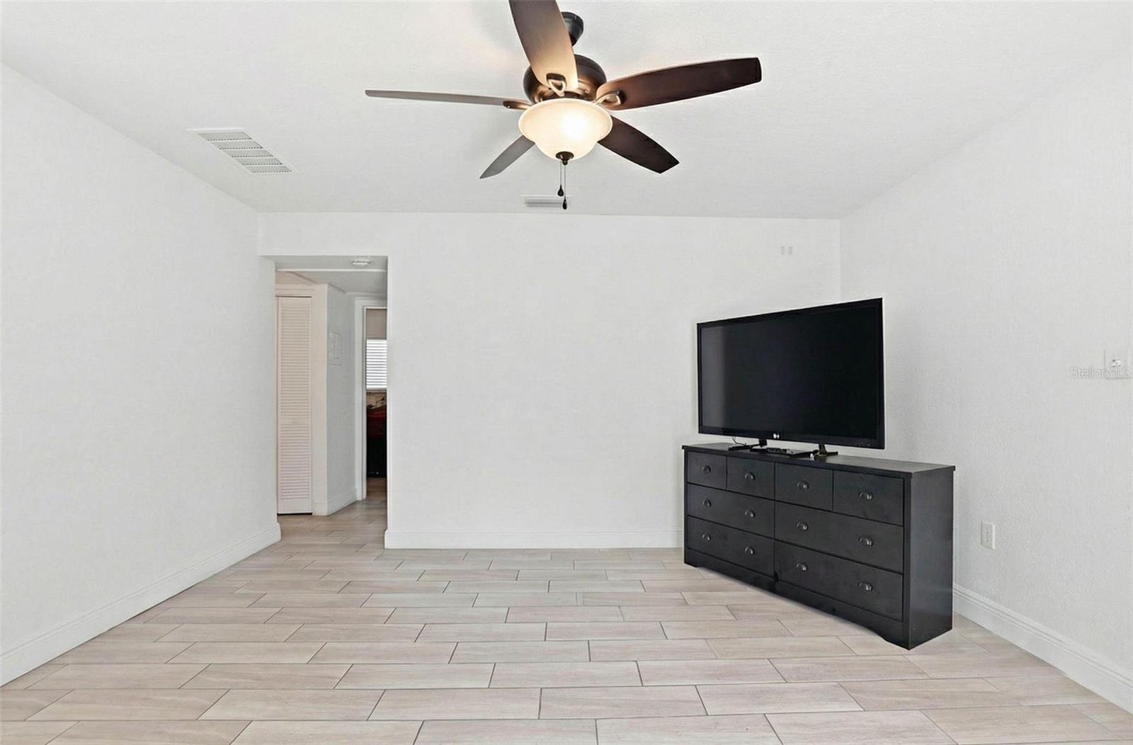 2521 W CREST AVE, TAMPA, FL, 33614