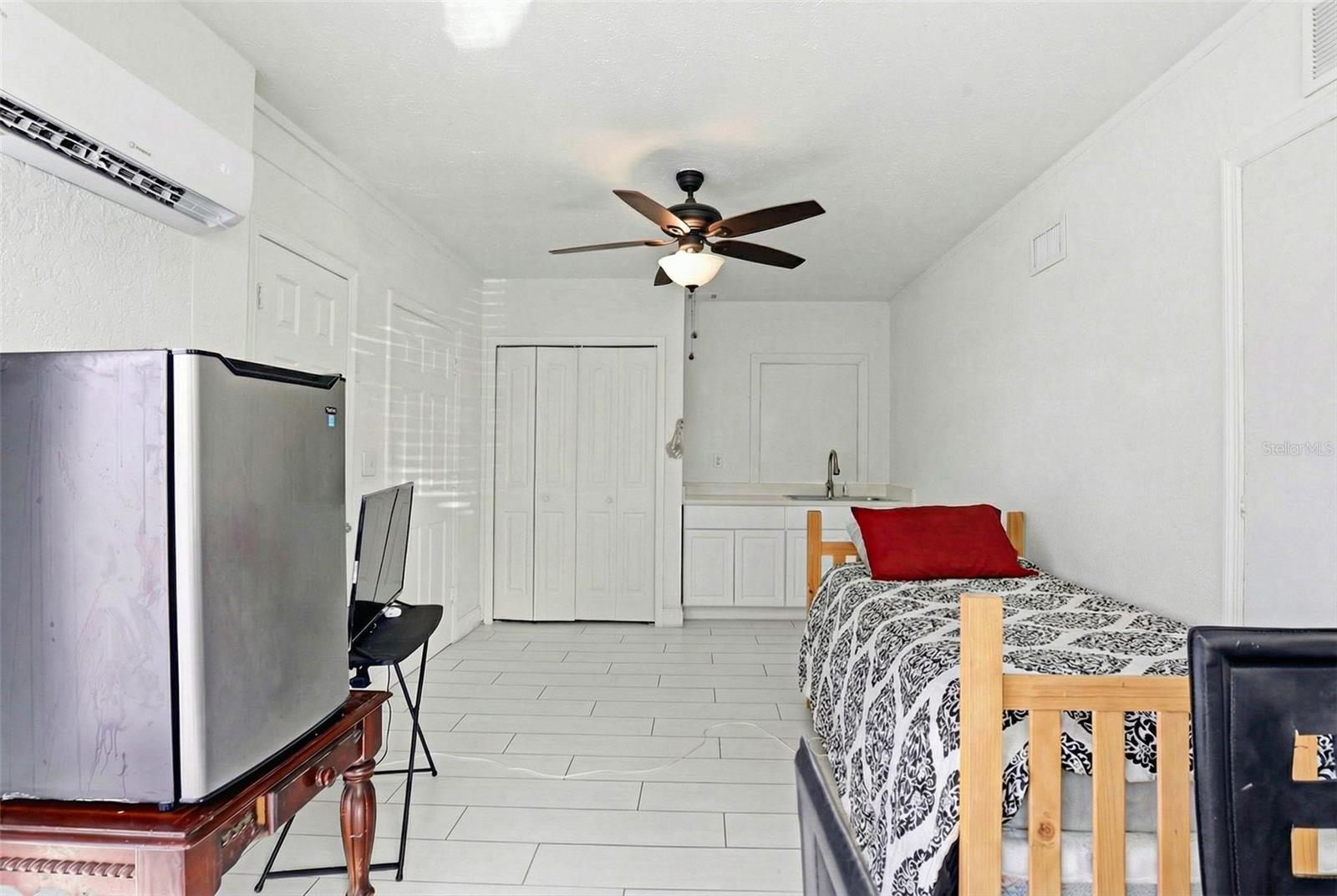 2521 W CREST AVE, TAMPA, FL, 33614