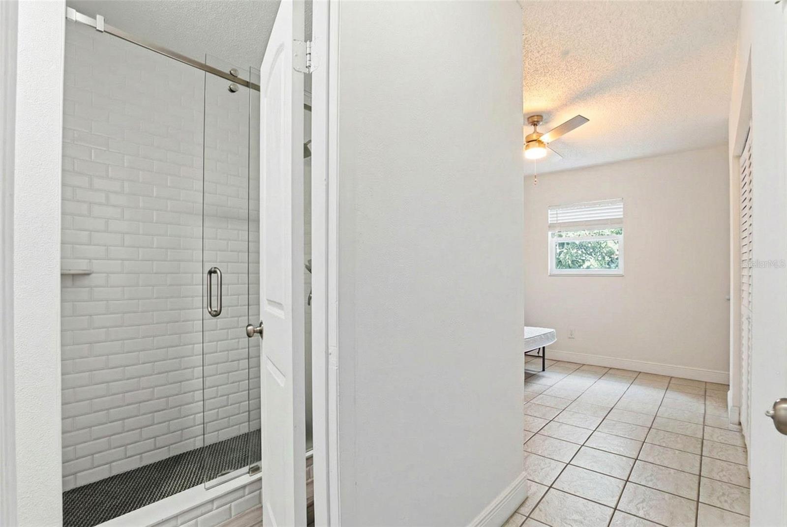 2521 W CREST AVE, TAMPA, FL, 33614