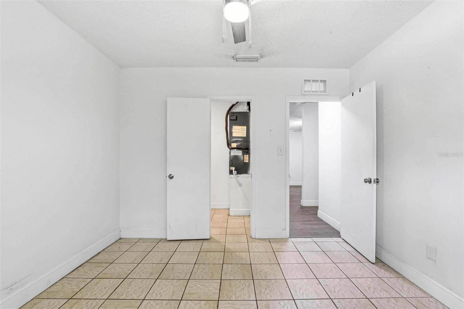 2521 W CREST AVE, TAMPA, FL, 33614