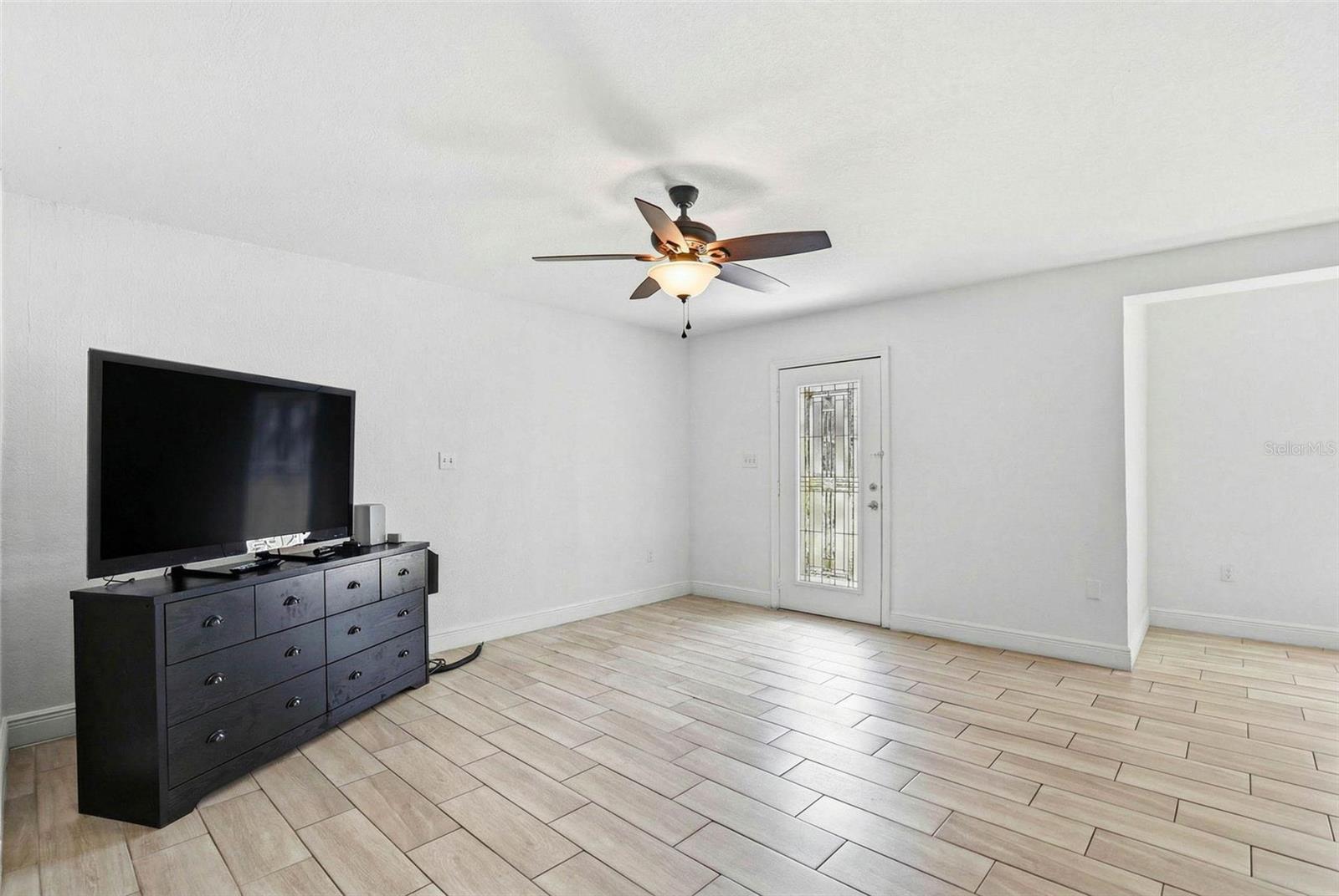 2521 W CREST AVE, TAMPA, FL, 33614