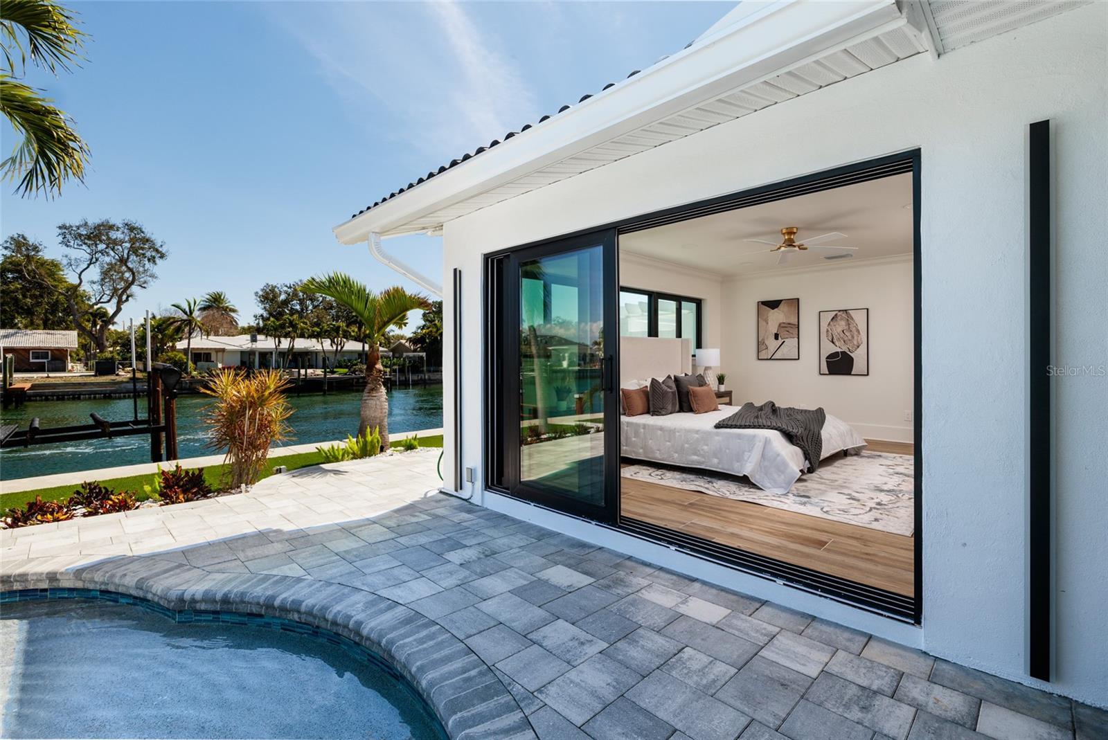 TB8479698 Property Photo