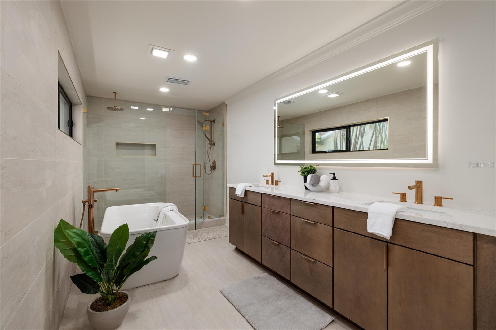 TB8479698 Property Photo