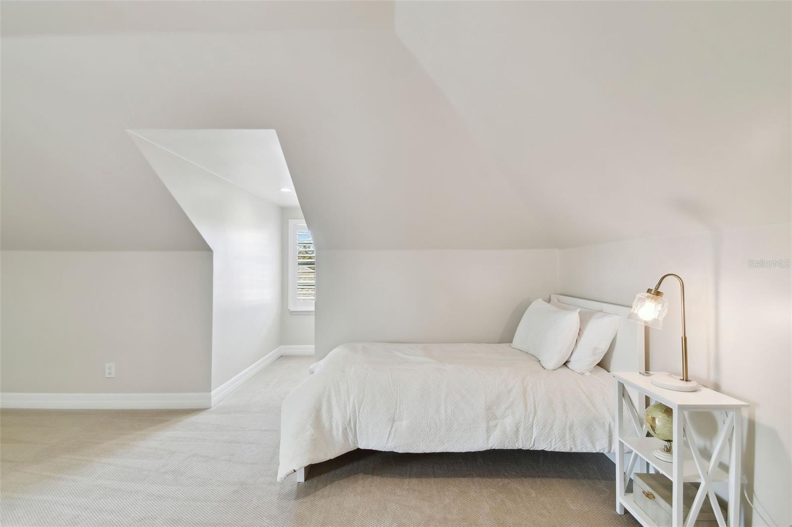 TB8479796 Property Photo