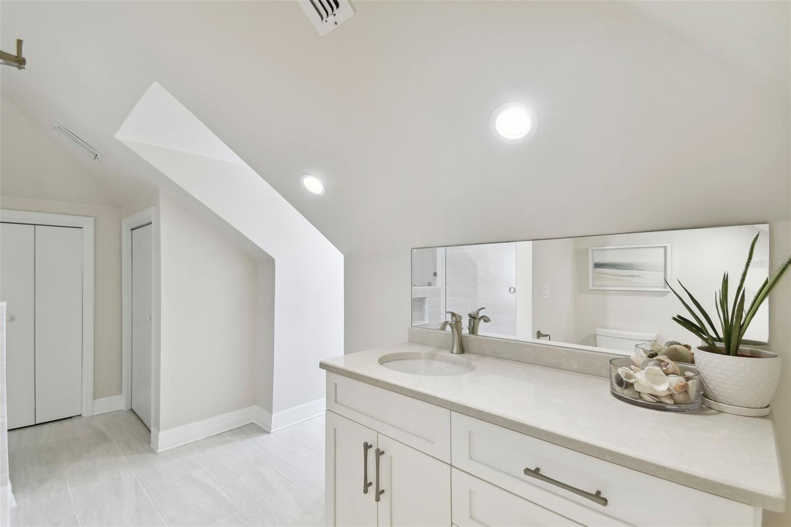 TB8479796 Property Photo