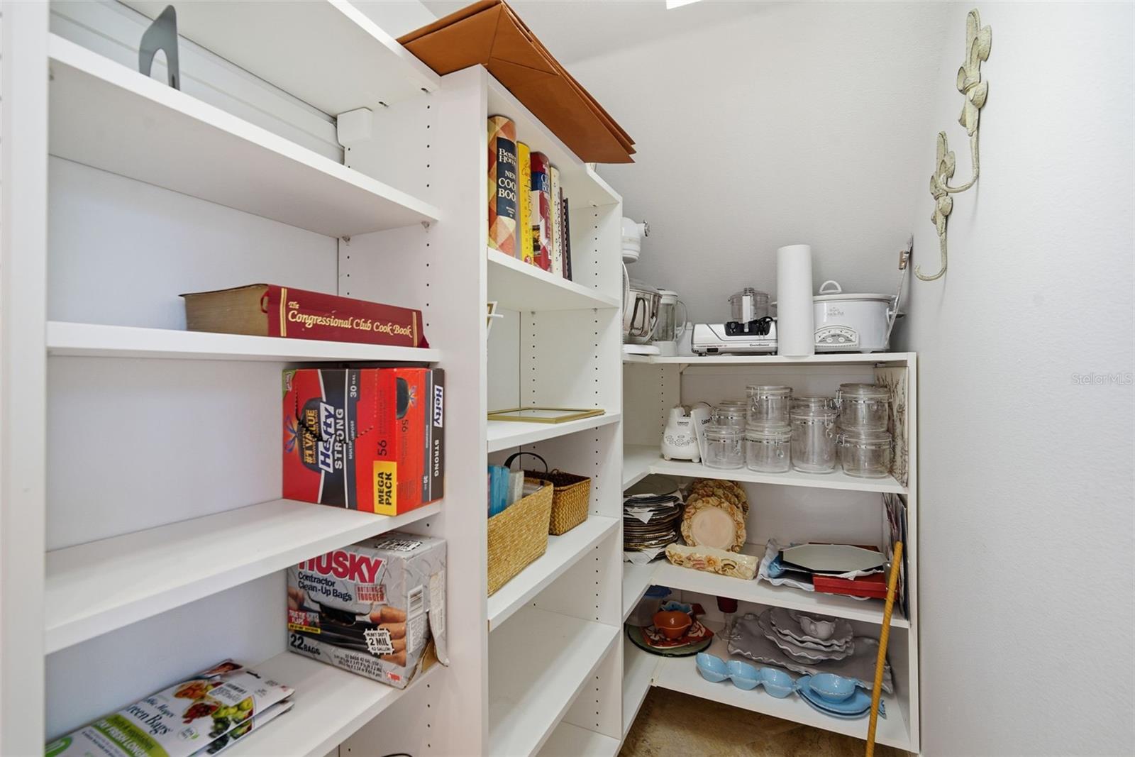 Kitchen pantry