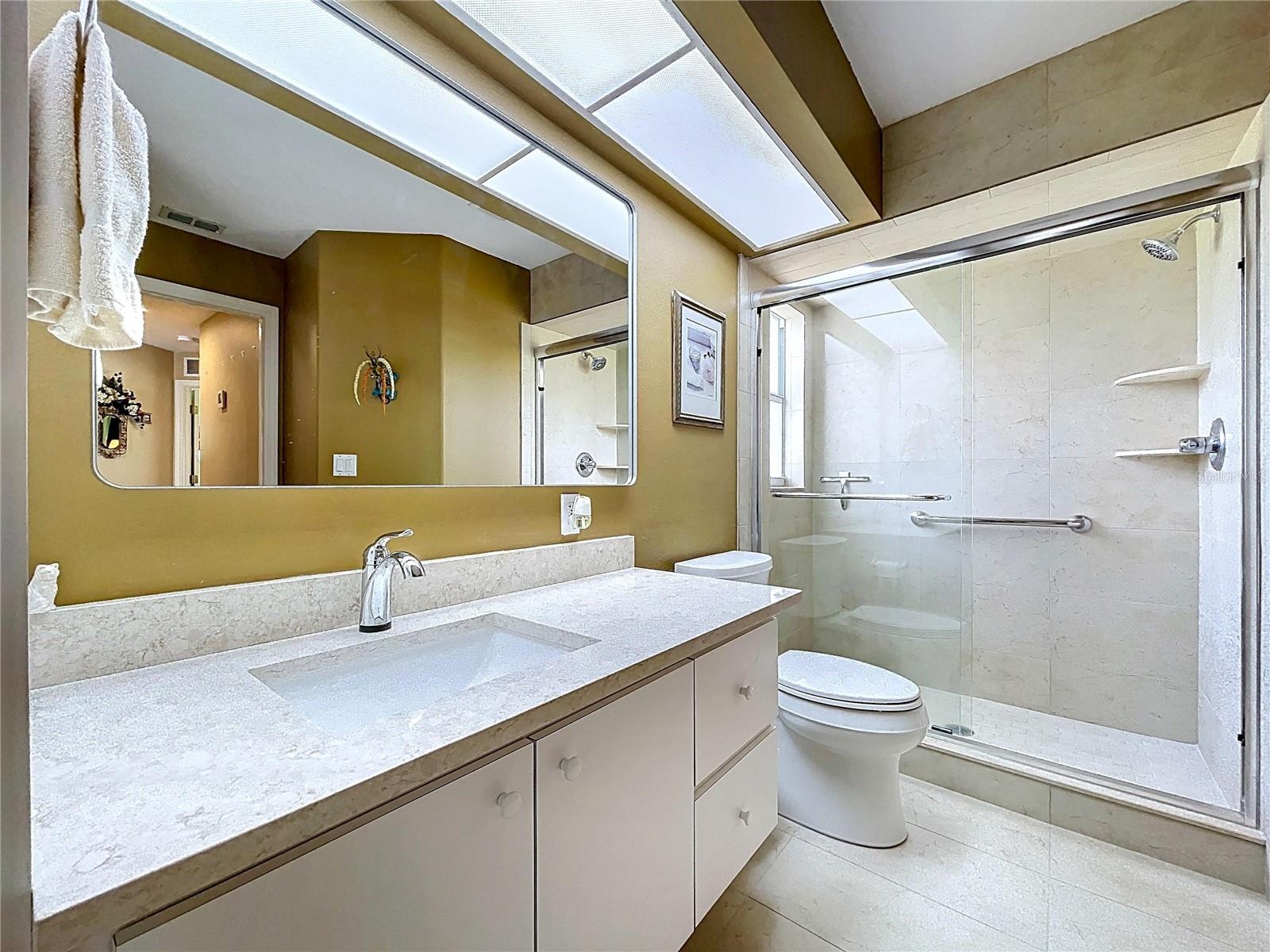 2nd Bathroom Pool bath