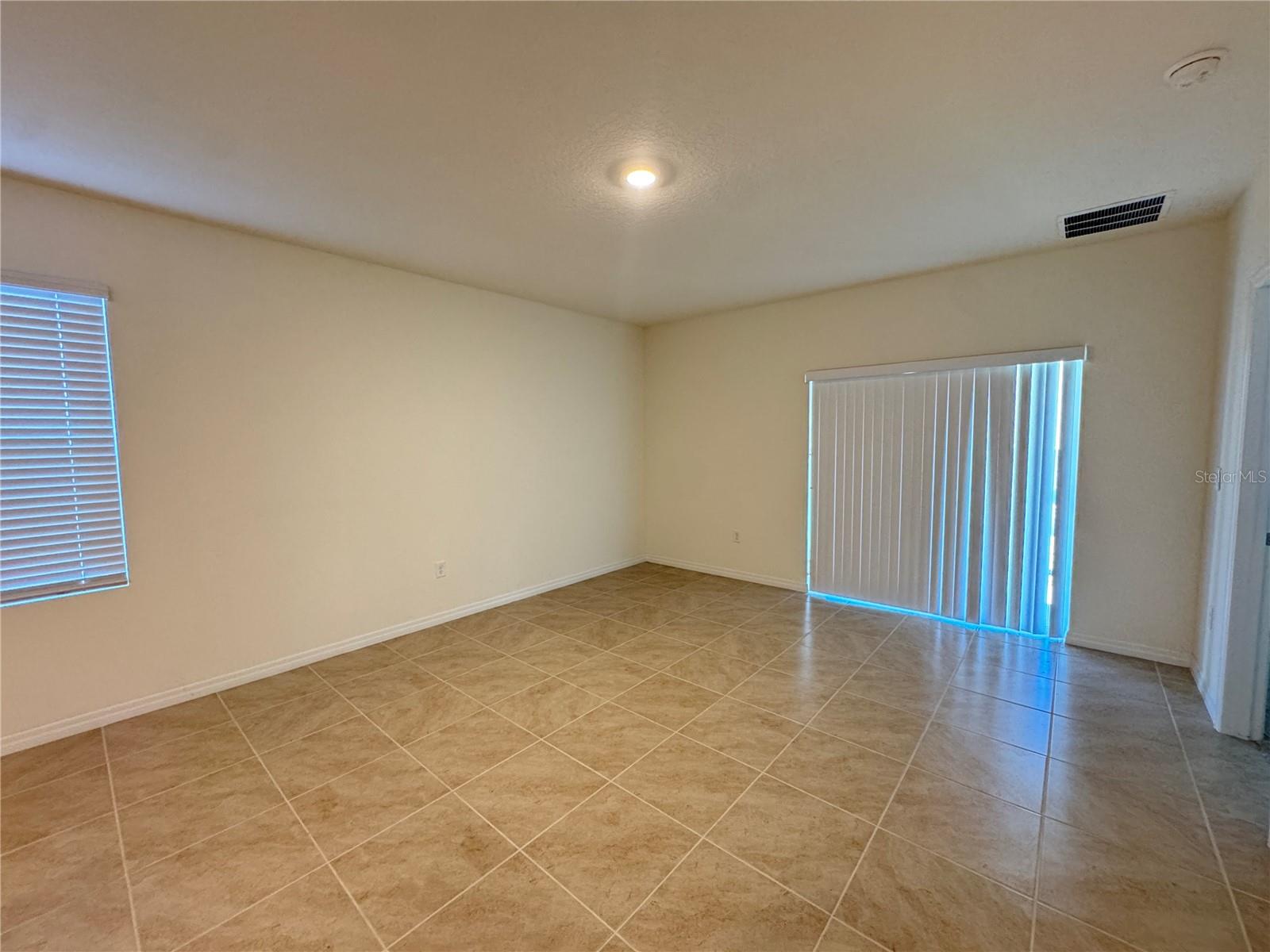 1180 CASCADES AVE, DAVENPORT, FL, 33837