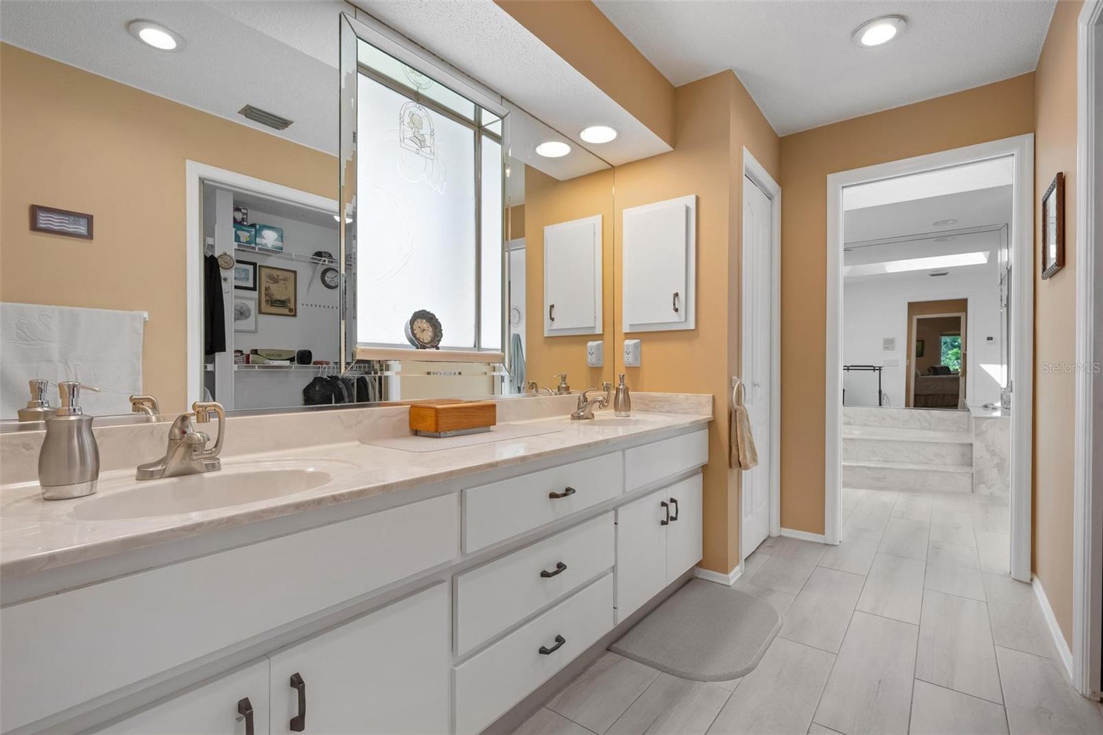 5009 SOUTHERN PINE CIR, VENICE, FL, 34293