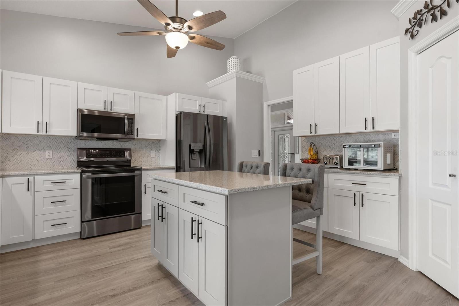 5009 SOUTHERN PINE CIR, VENICE, FL, 34293