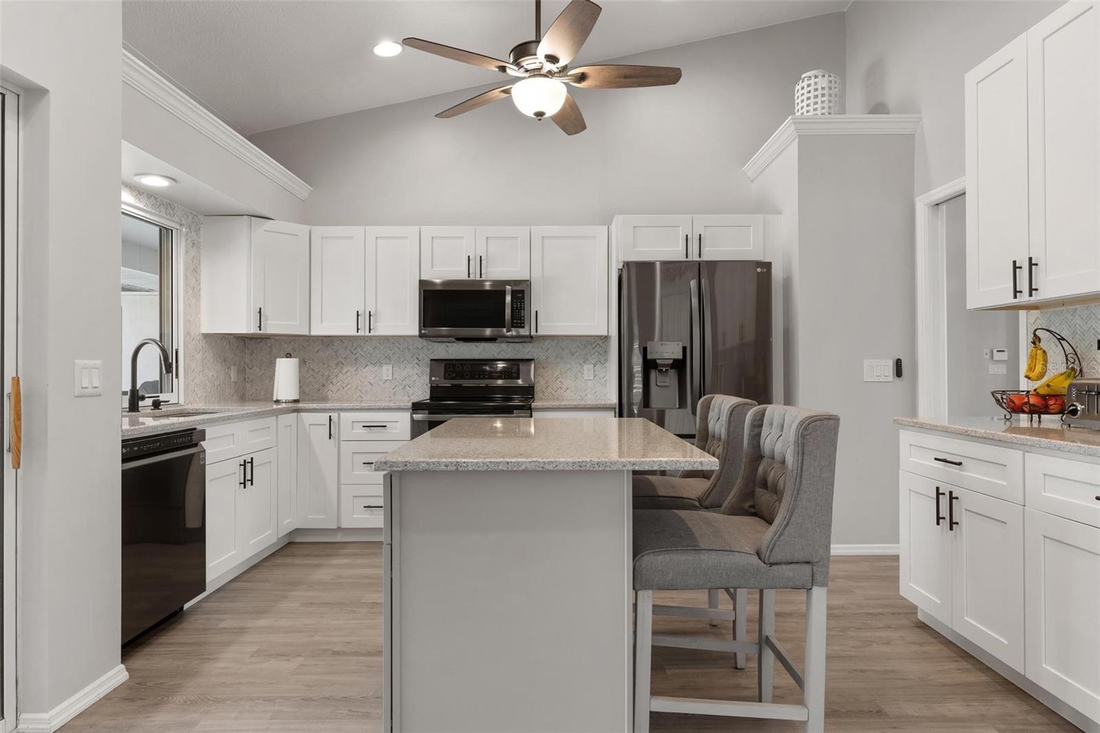 5009 SOUTHERN PINE CIR, VENICE, FL, 34293