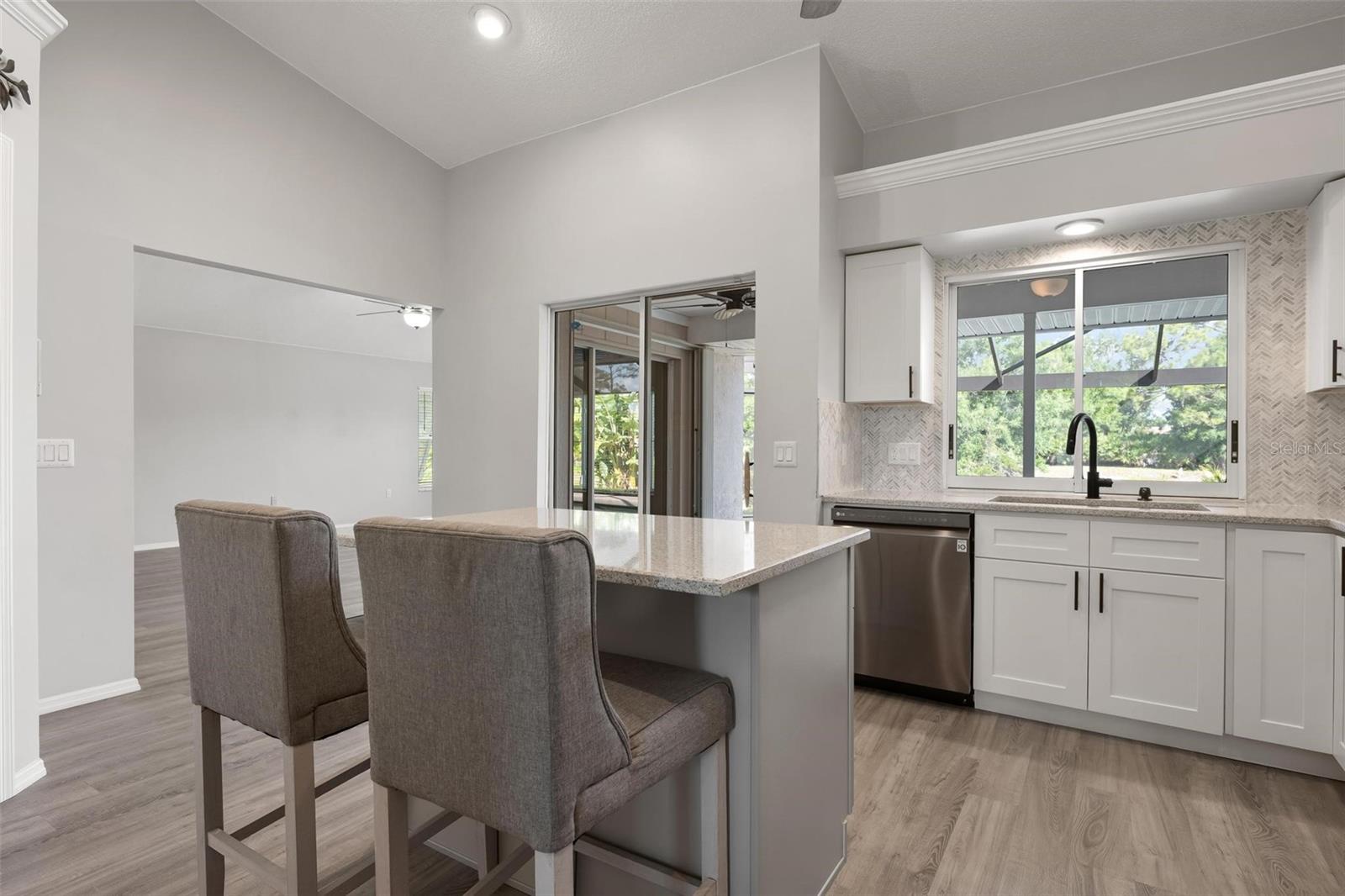 5009 SOUTHERN PINE CIR, VENICE, FL, 34293