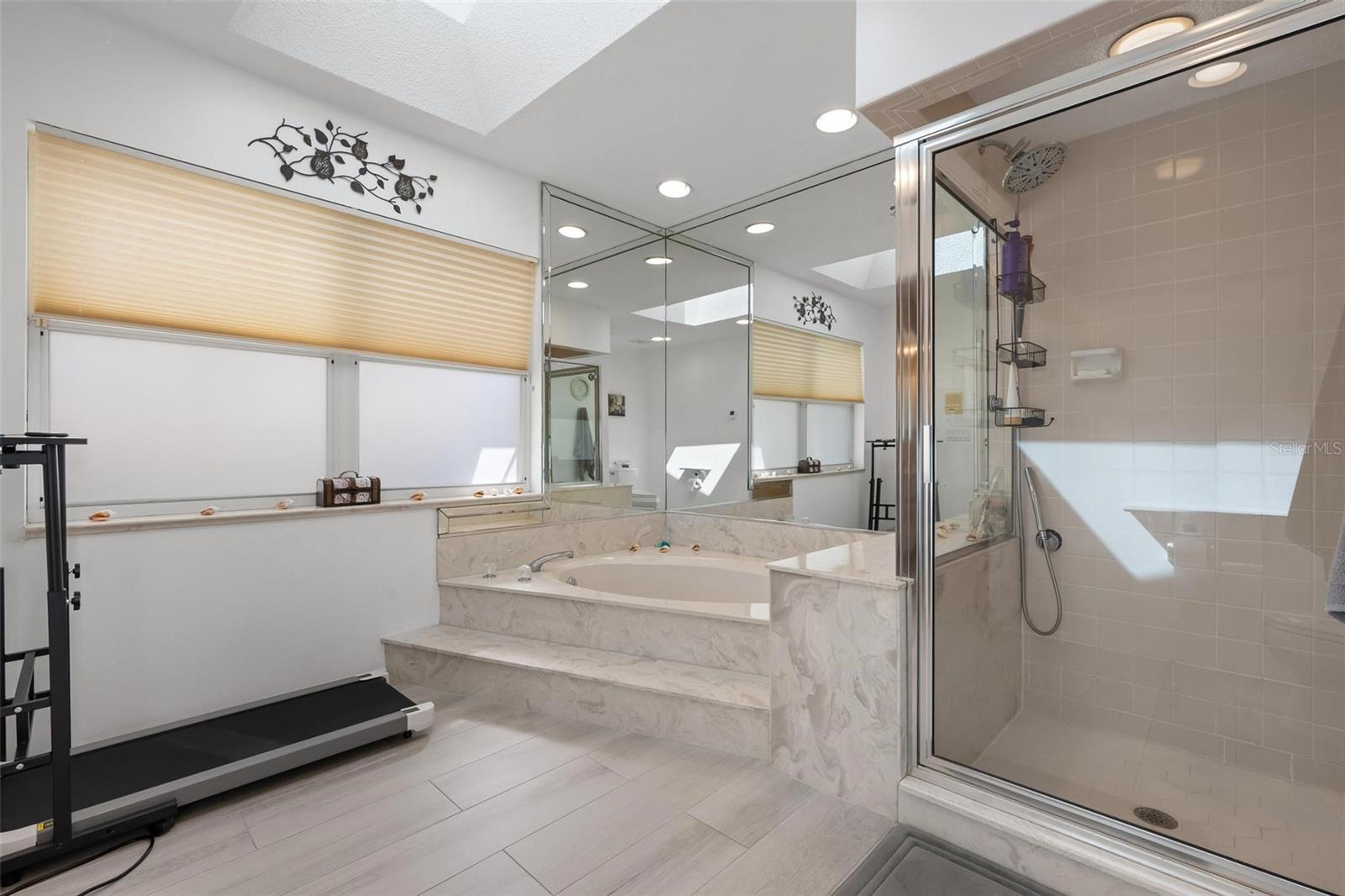 5009 SOUTHERN PINE CIR, VENICE, FL, 34293