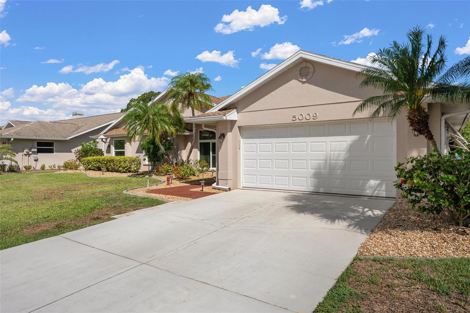 5009 SOUTHERN PINE CIR, VENICE, FL, 34293