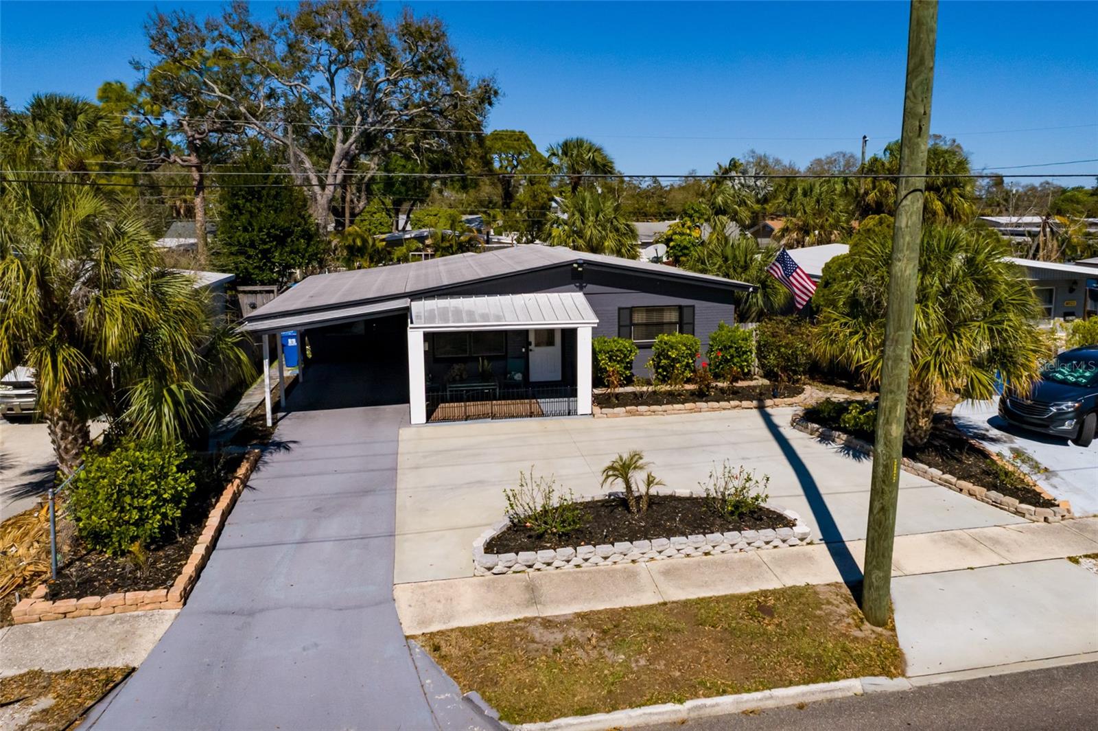 Non-Flood Zone. Make this your place in paradise!