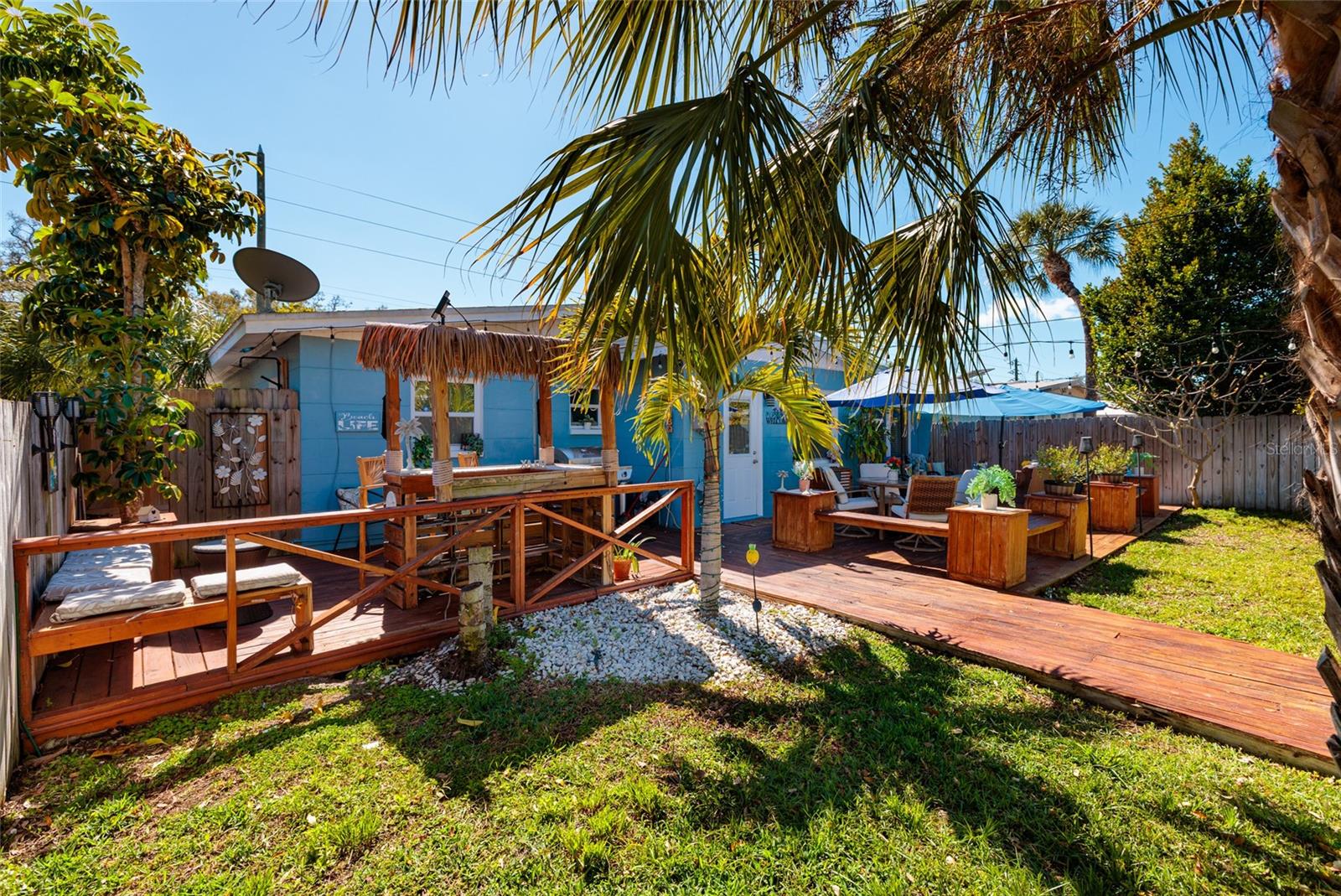 Your tropical oasis! Great for entertaining.