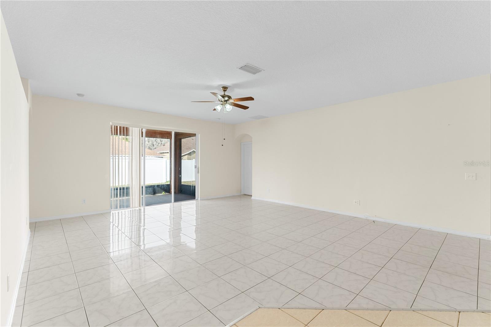 10416 MEADOW SPRING DR, TAMPA, FL, 33647