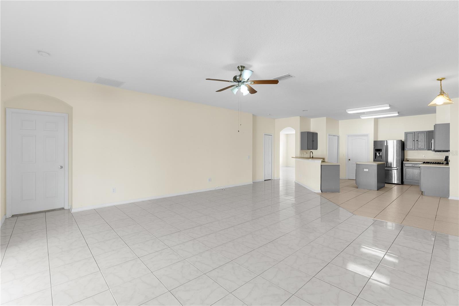 10416 MEADOW SPRING DR, TAMPA, FL, 33647