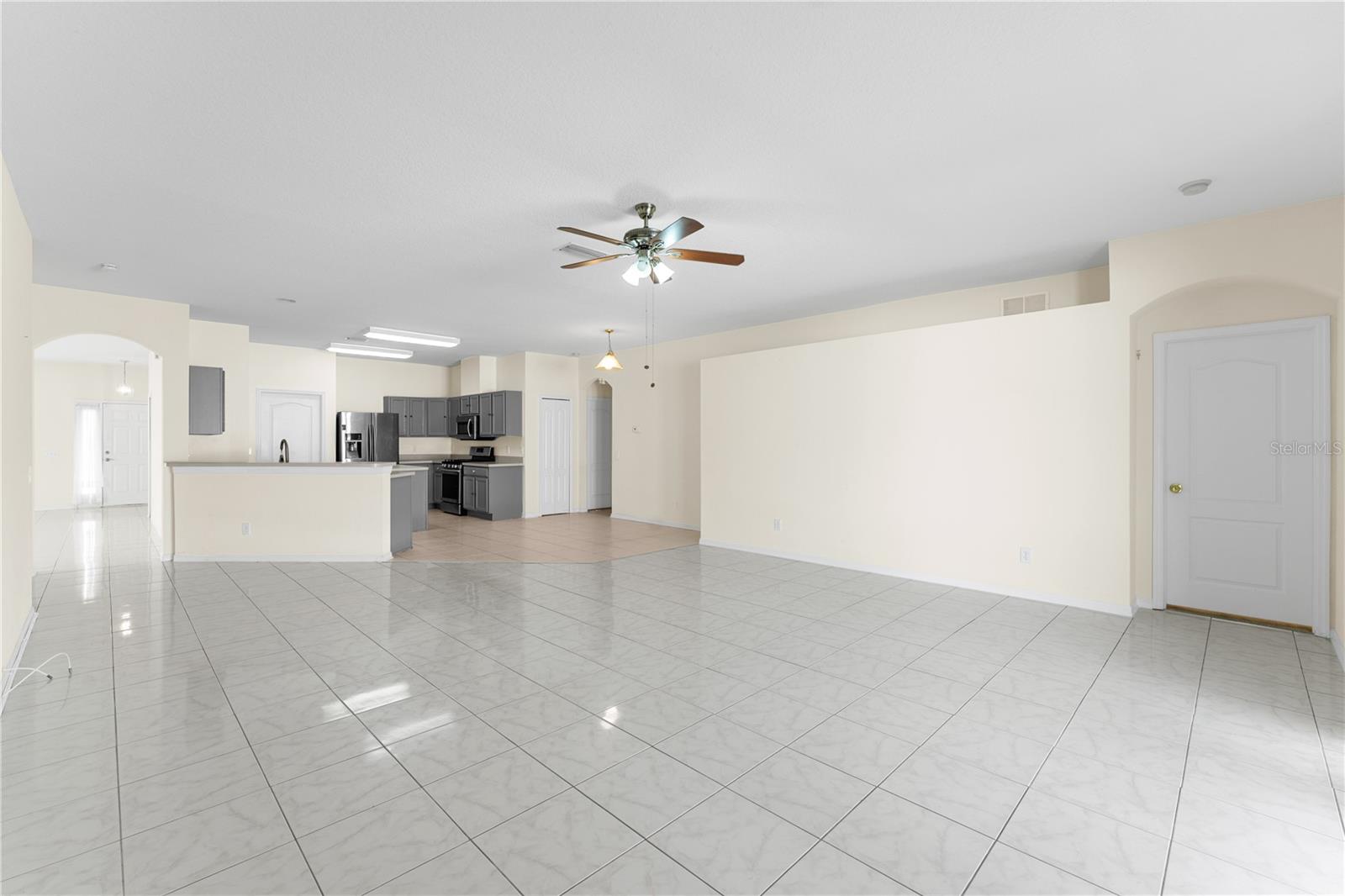 10416 MEADOW SPRING DR, TAMPA, FL, 33647