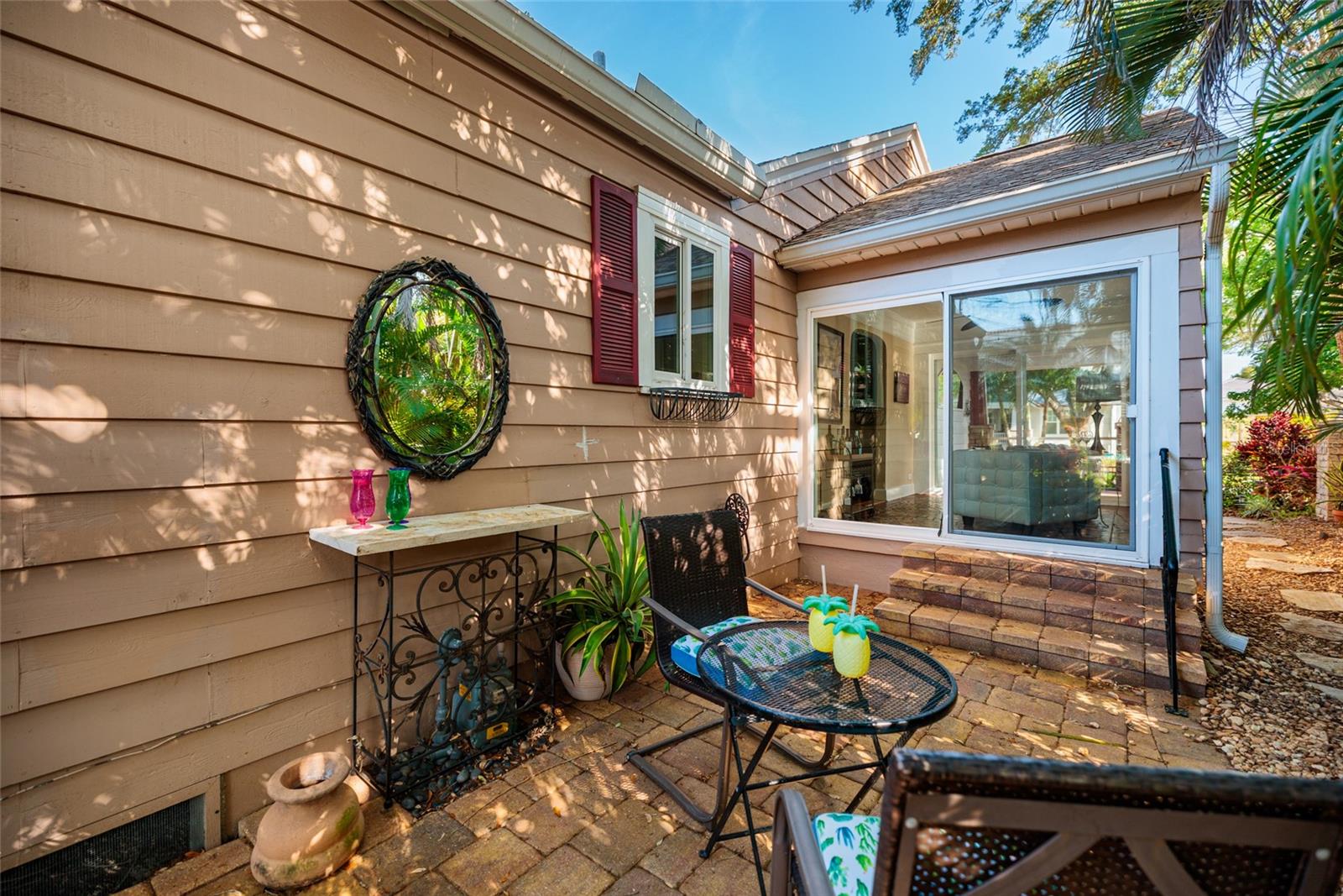 Steps into the Sunroom.