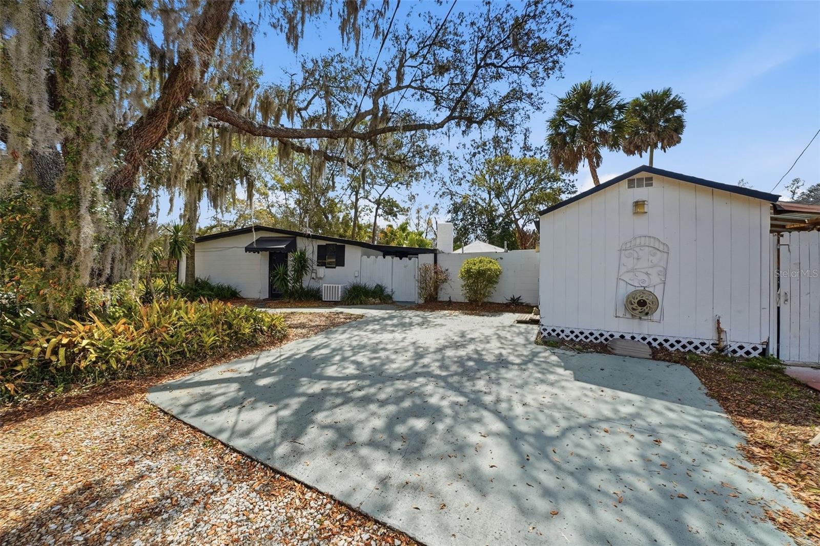 12116 N 52ND ST, TEMPLE TERRACE, FL, 33617