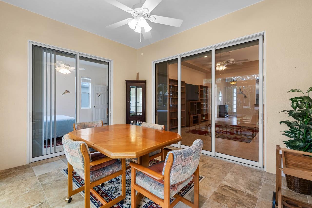 Spacious Florida room