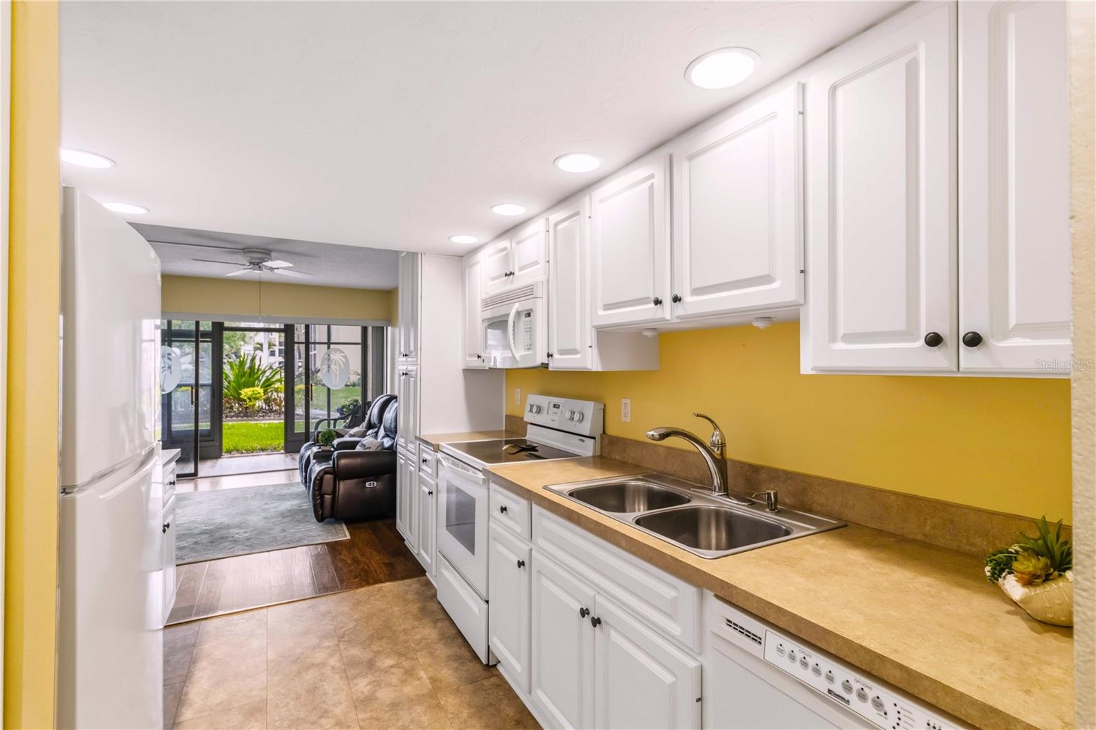 635 30TH AVE W #F109, BRADENTON, FL, 34205