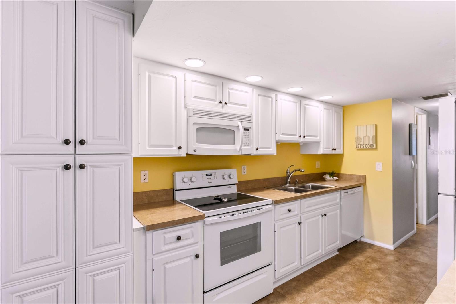 635 30TH AVE W #F109, BRADENTON, FL, 34205