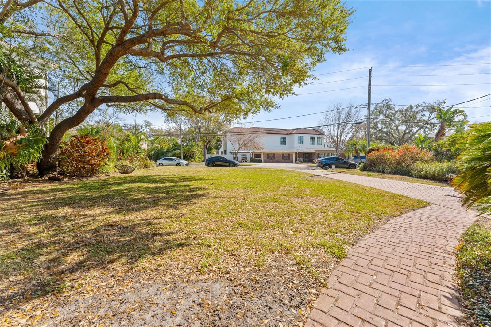 TB8480078 Property Photo