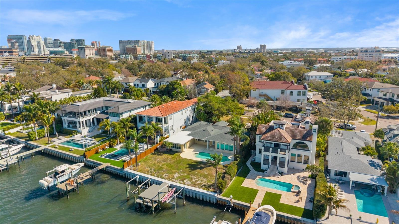 TB8480078 Property Photo