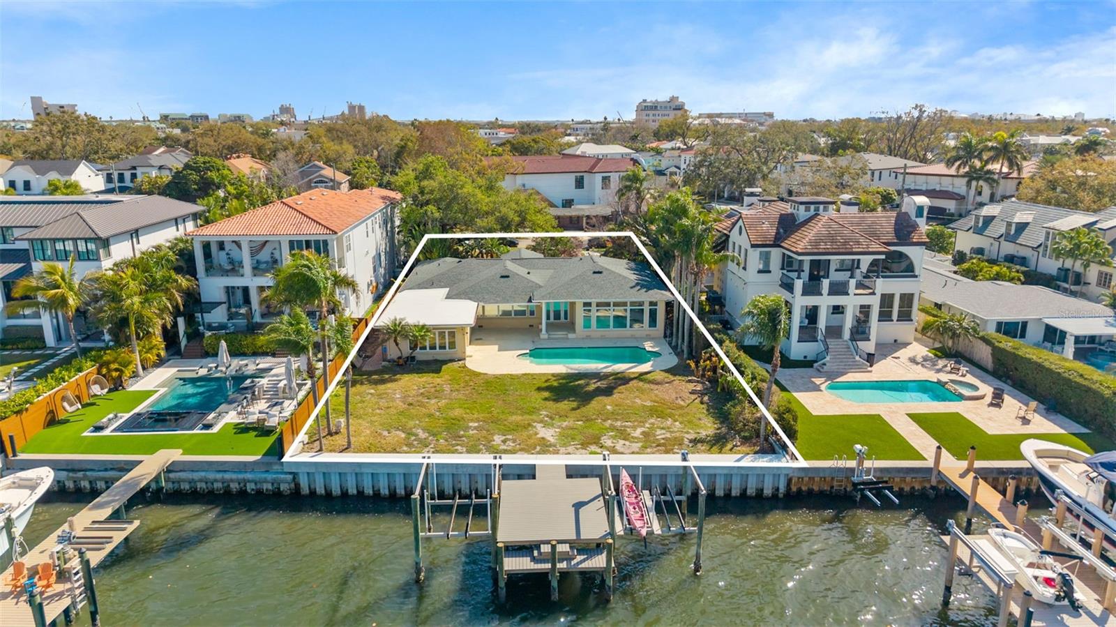 TB8480078 Property Photo