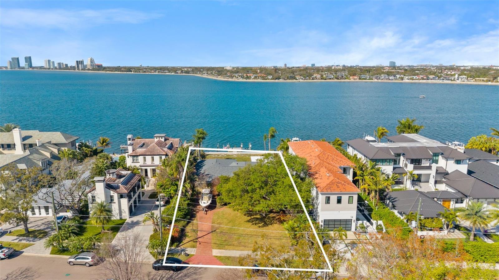 TB8480078 Property Photo