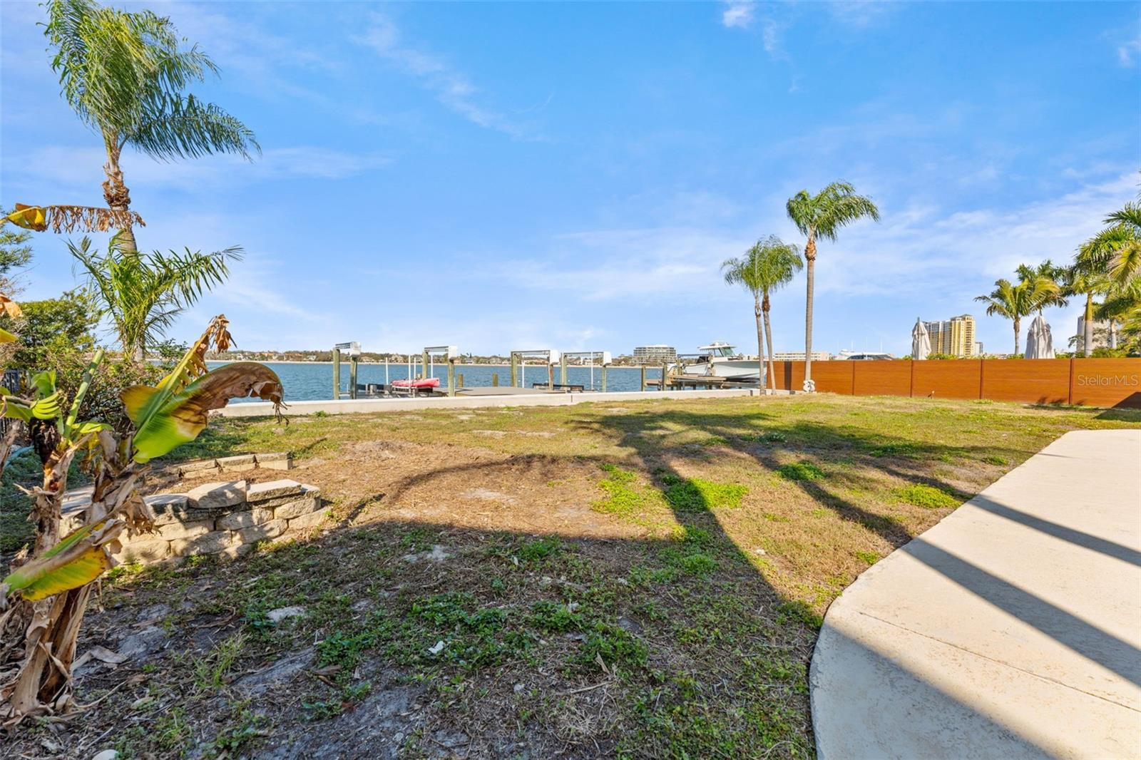 TB8480078 Property Photo