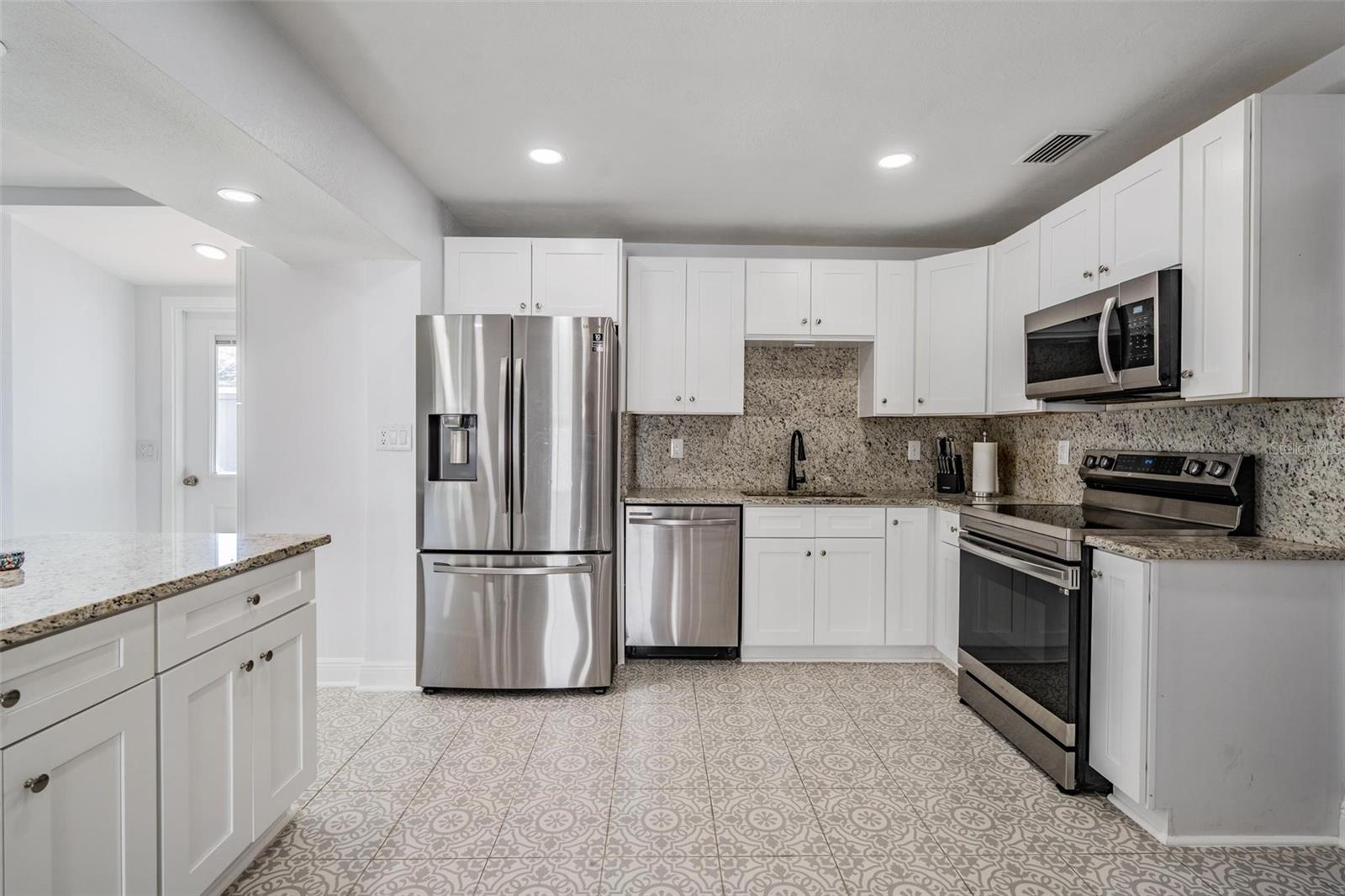 7307 N HIGHLAND AVE, TAMPA, FL, 33604