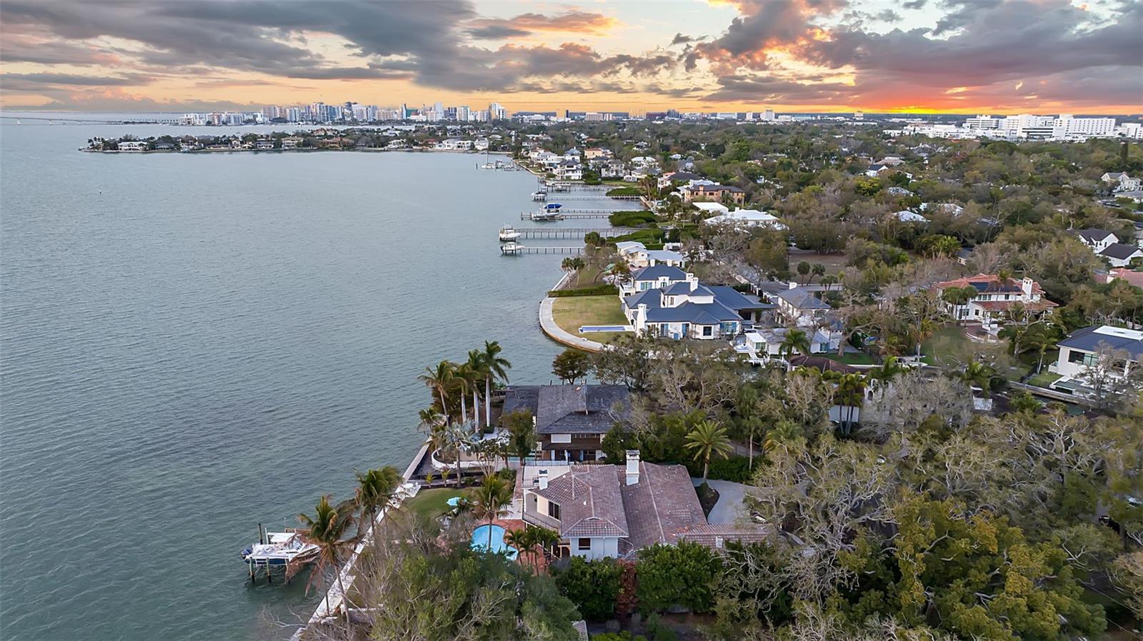 1504 S LODGE DR, SARASOTA, FL, 34239