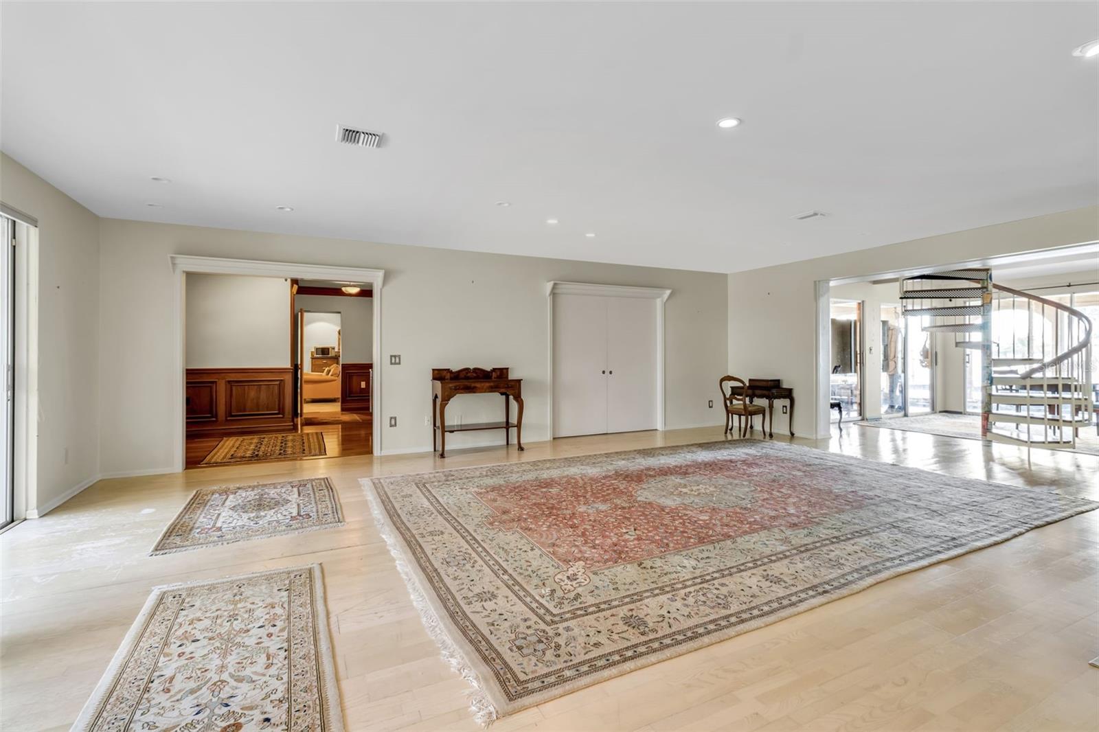 1504 S LODGE DR, SARASOTA, FL, 34239