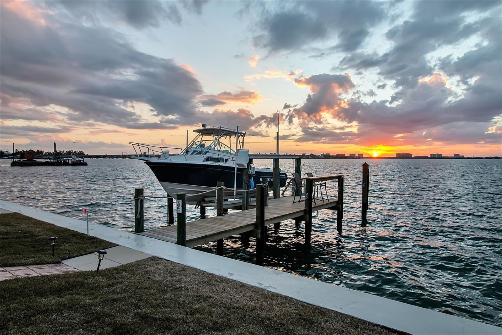 1504 S LODGE DR, SARASOTA, FL, 34239