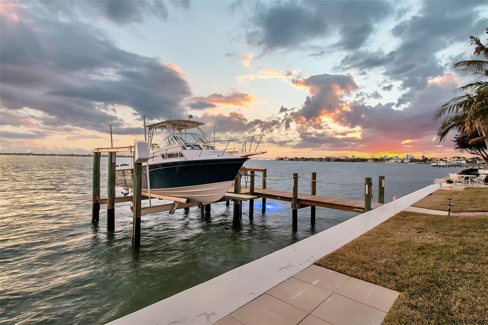 1504 S LODGE DR, SARASOTA, FL, 34239