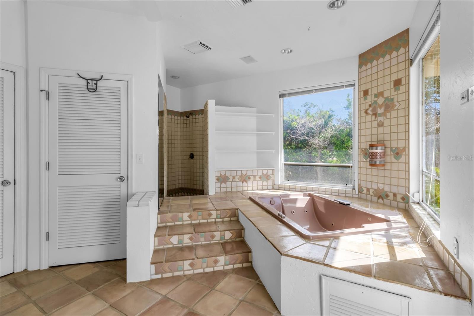 1504 S LODGE DR, SARASOTA, FL, 34239