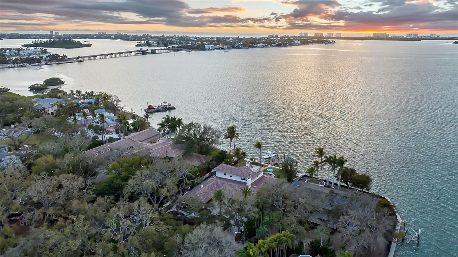 1504 S LODGE DR, SARASOTA, FL, 34239