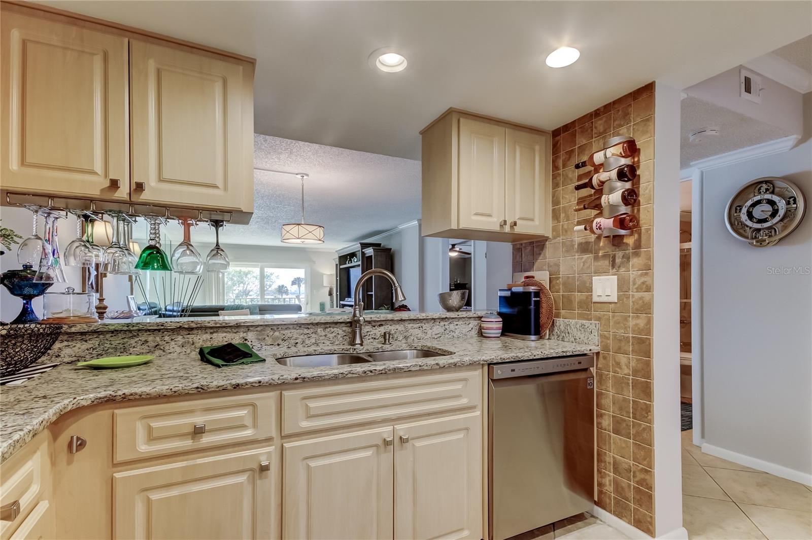 Kitchen with pass-through