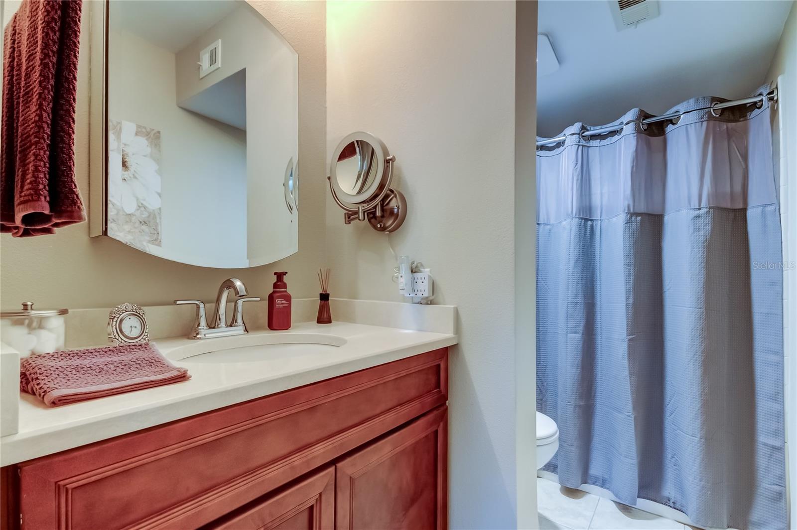 En-suite Master Bath