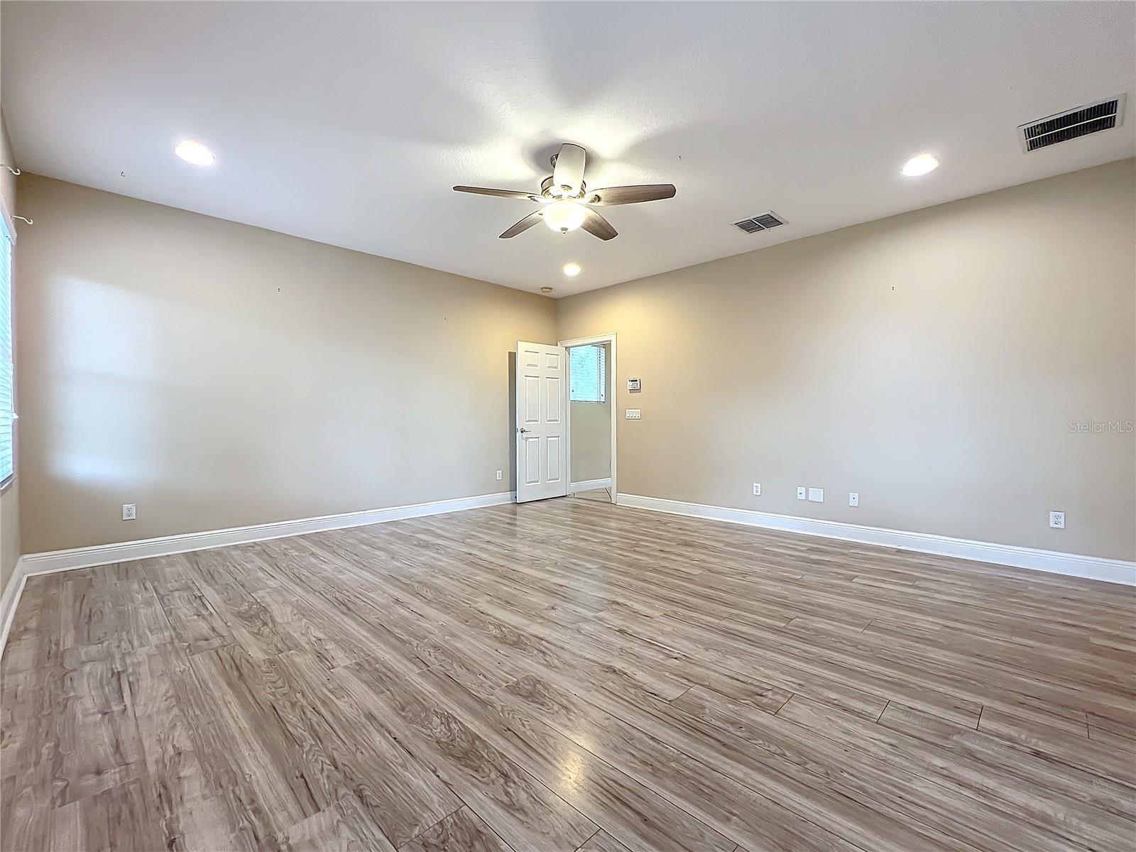 3329 LAKE JEAN DR, ORLANDO, FL, 32817