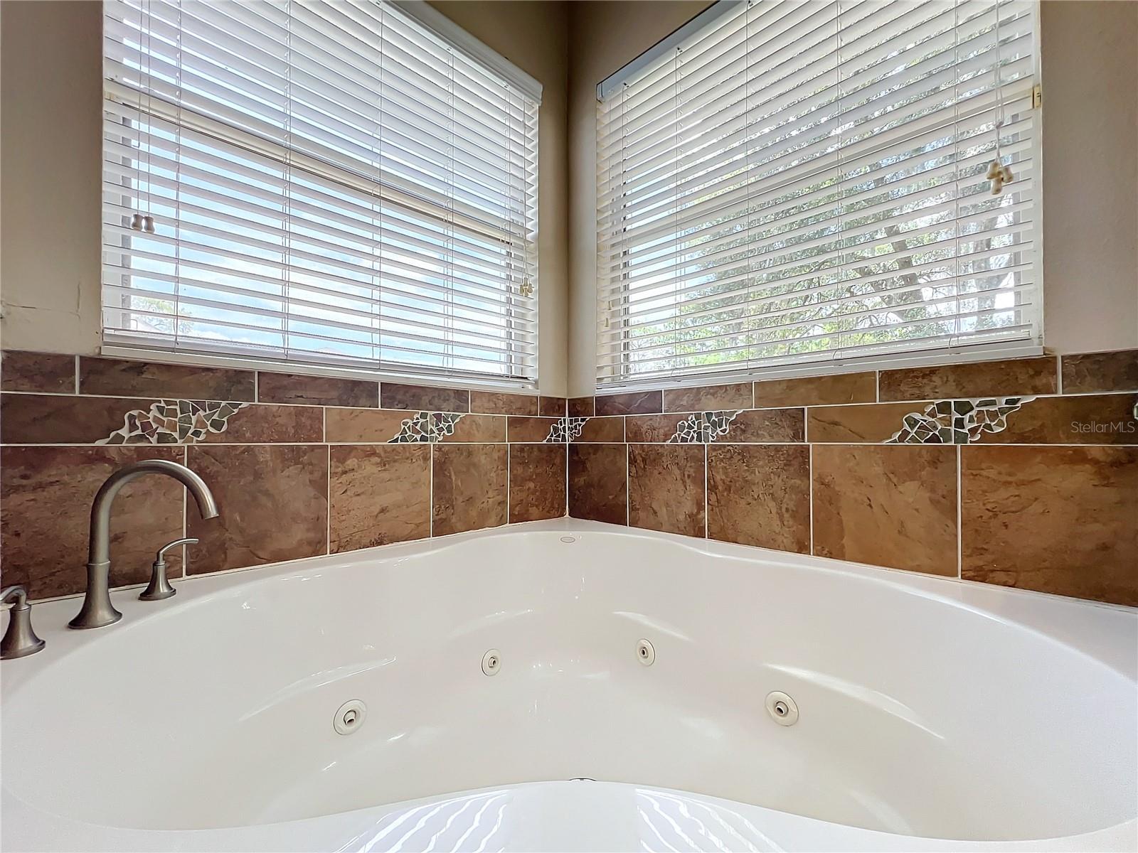 3329 LAKE JEAN DR, ORLANDO, FL, 32817