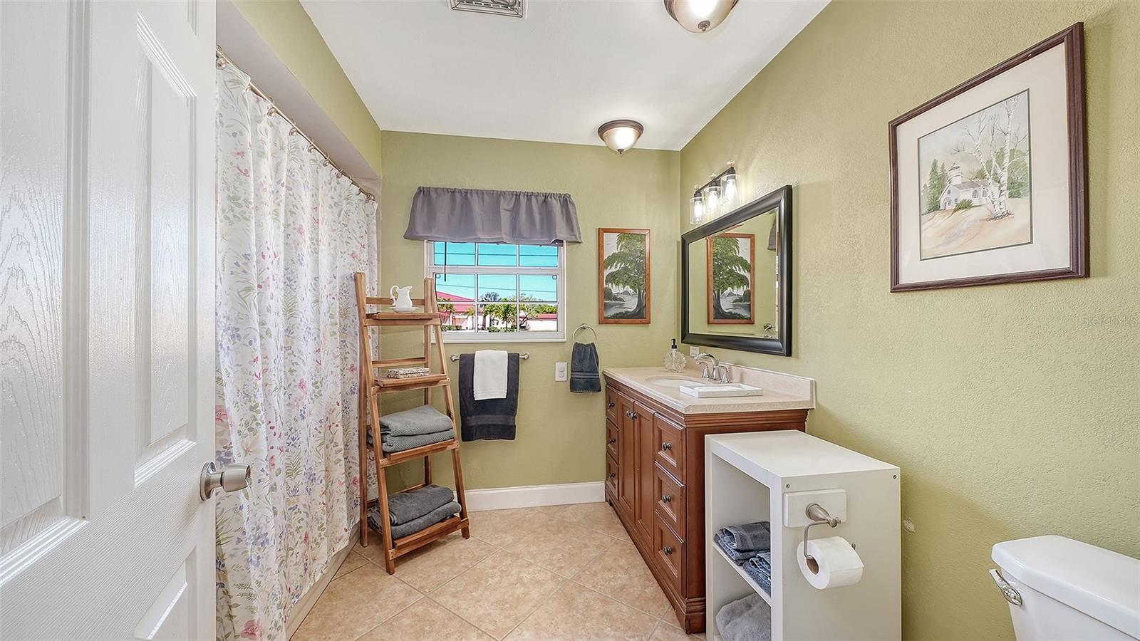 836 MAGELLAN DR, SARASOTA, FL, 34243