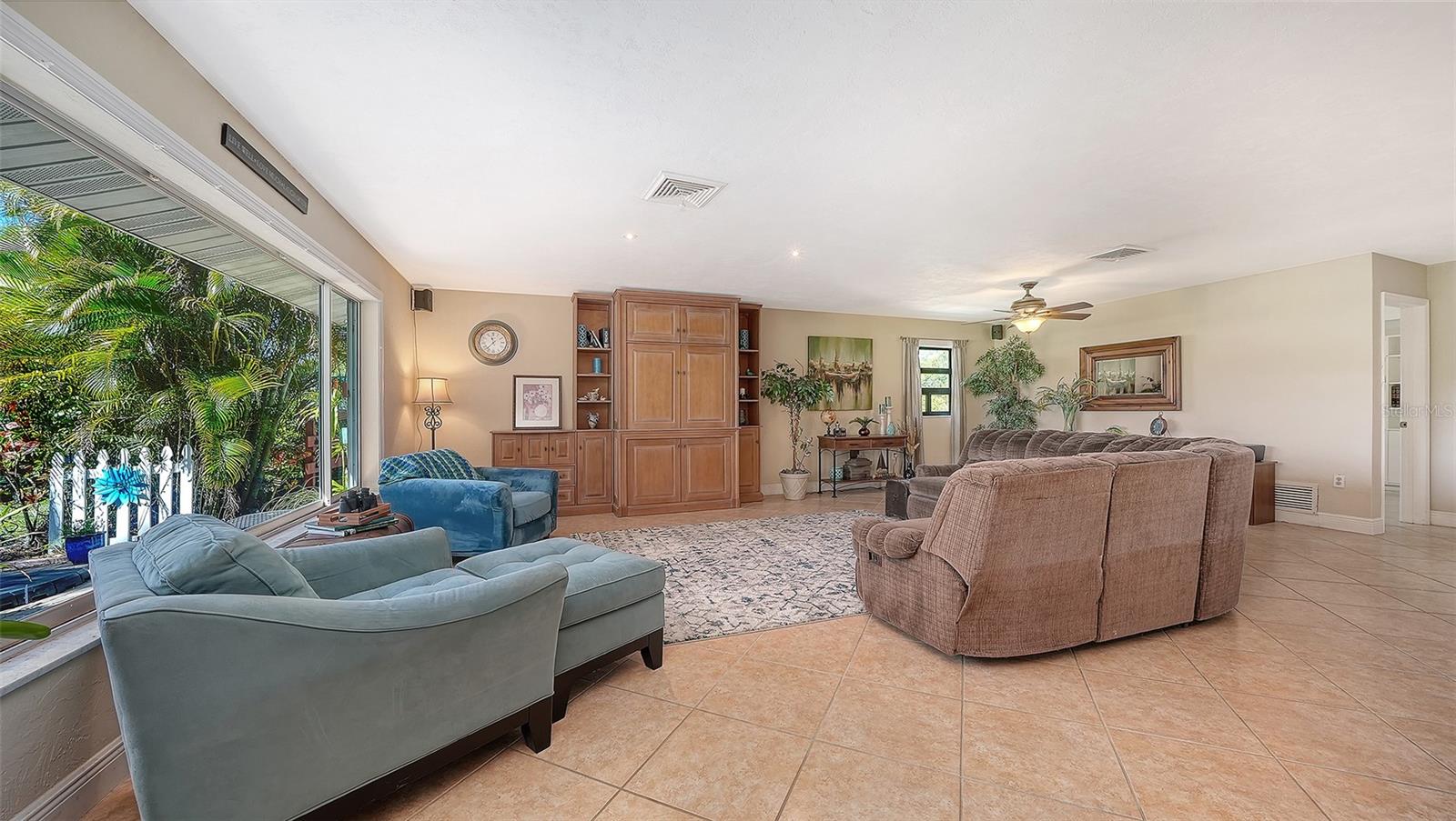 836 MAGELLAN DR, SARASOTA, FL, 34243