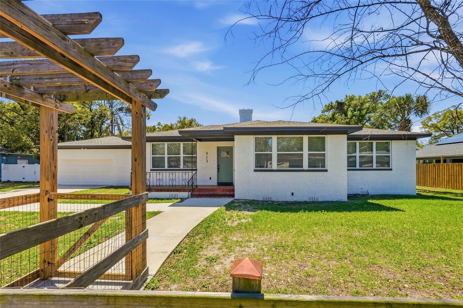 913 E GENESEE ST, TAMPA, FL, 33603